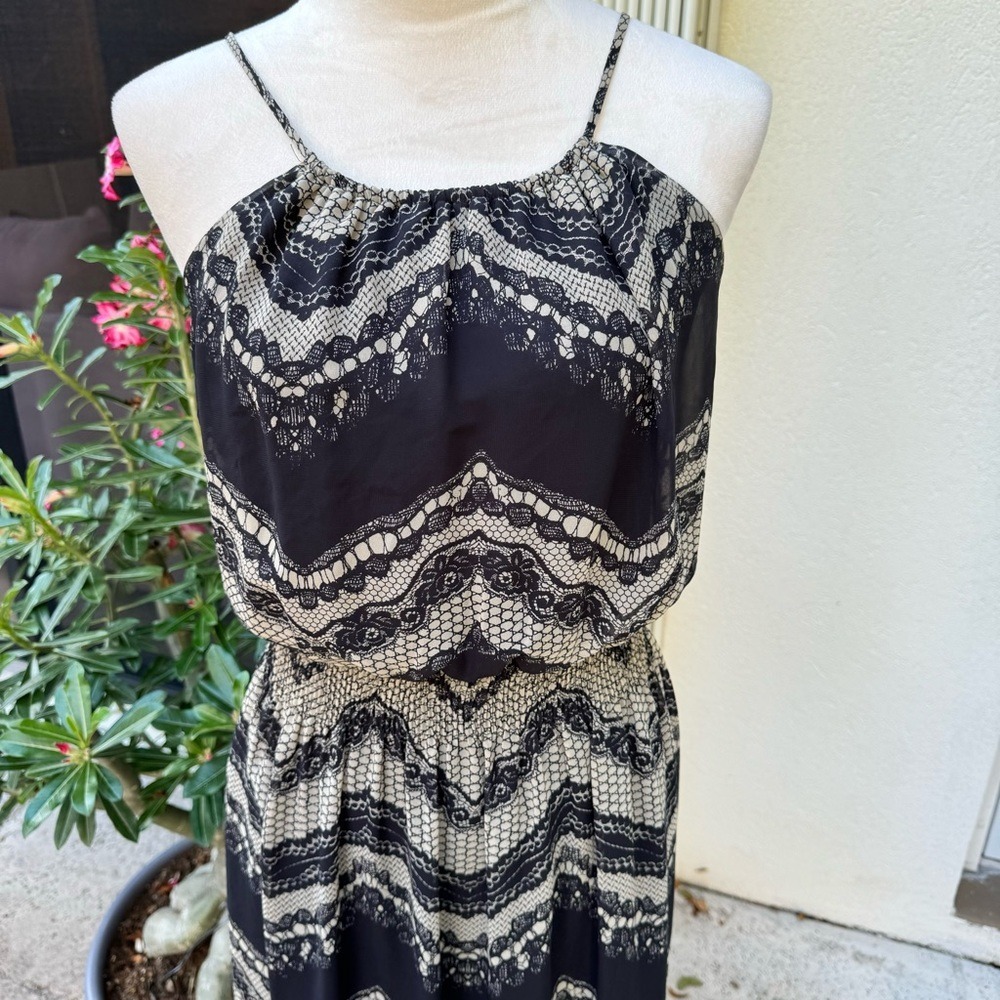 SWEET STORM. M. BLK/CRM.‎ Printed Sun Dress. Elastic Waist. Tie on back. Lined